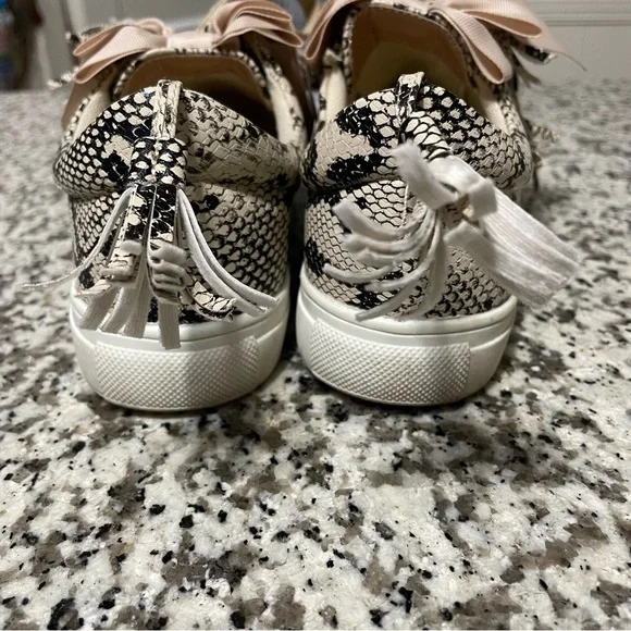 Jolimall Snakeskin Print Sneaker Shoes with Tassels Size 6 - Picture 4 of 12